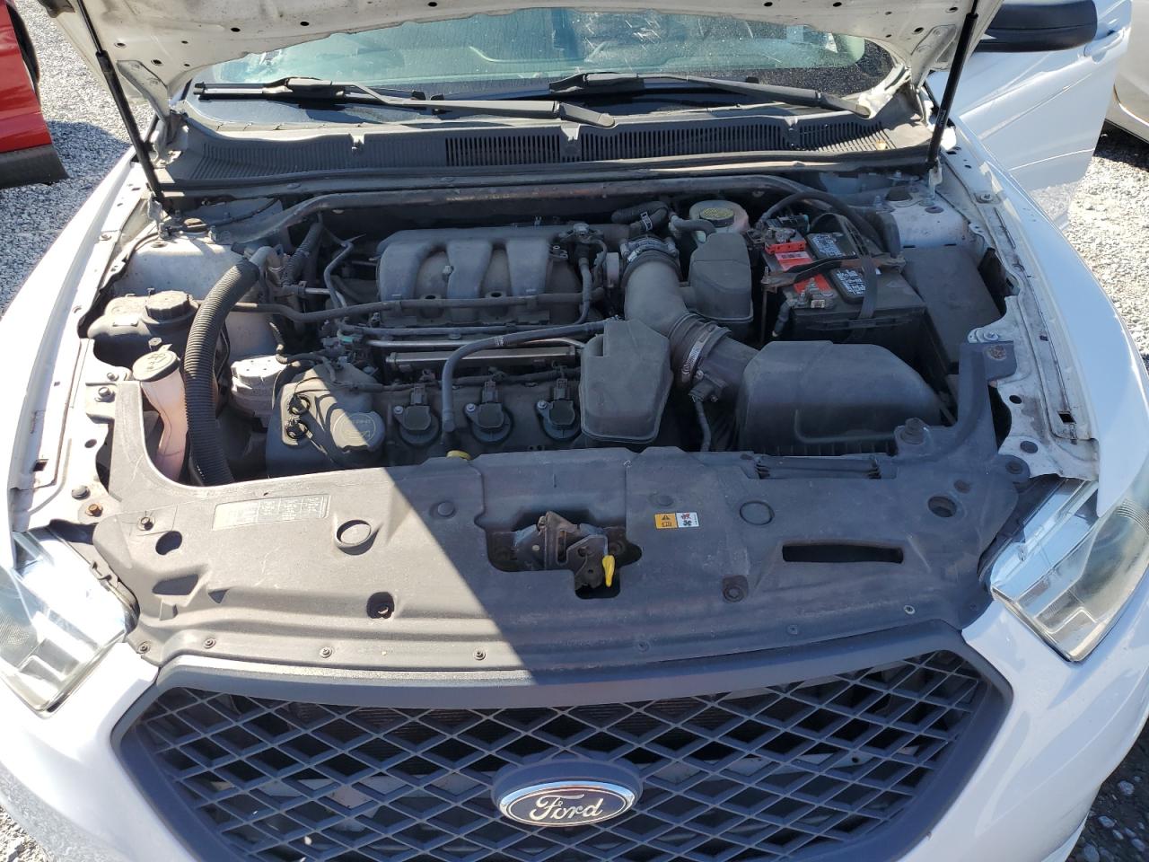 2015 Ford Taurus - Image 11