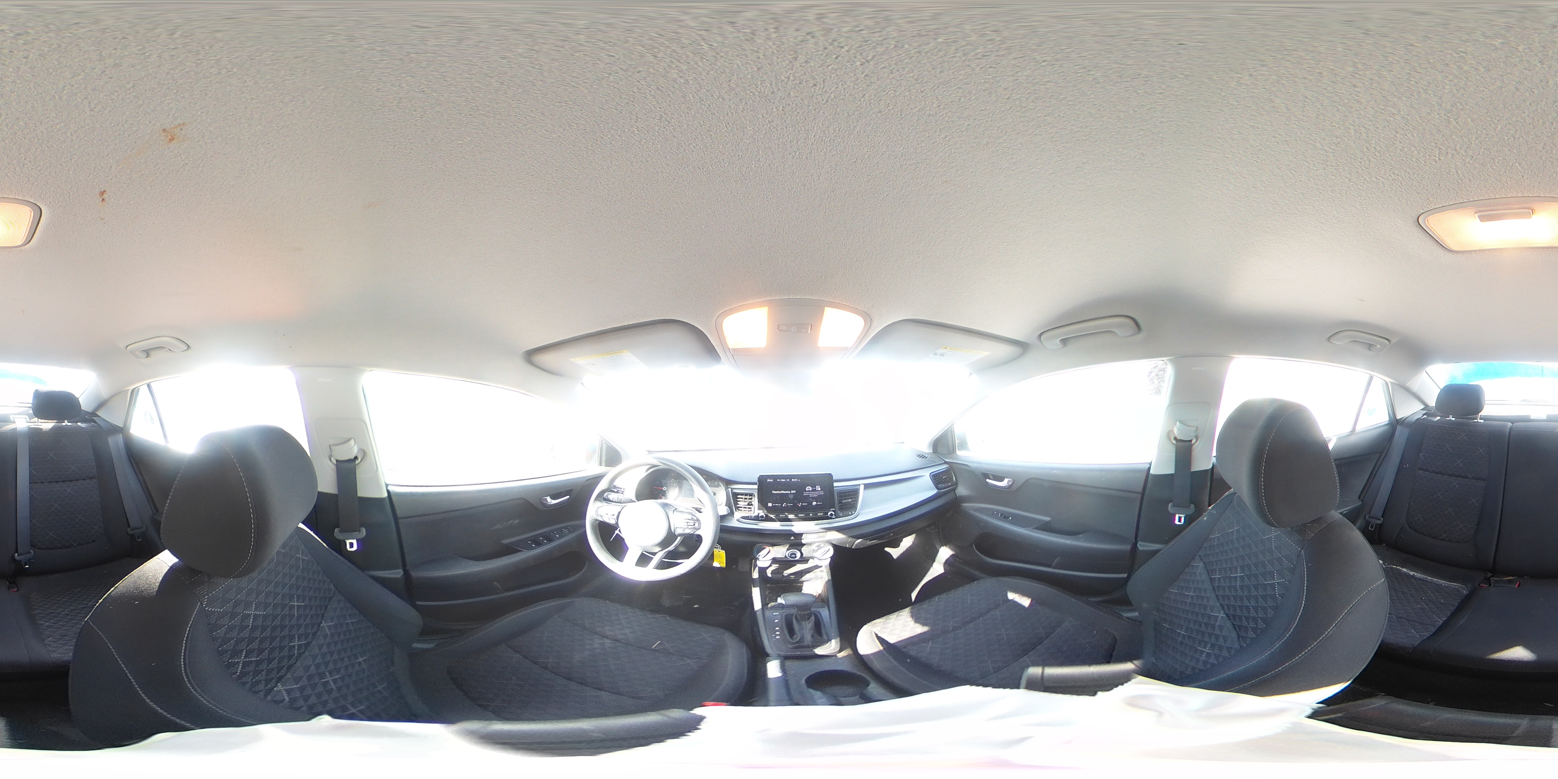 2023 Kia Rio - Image 13