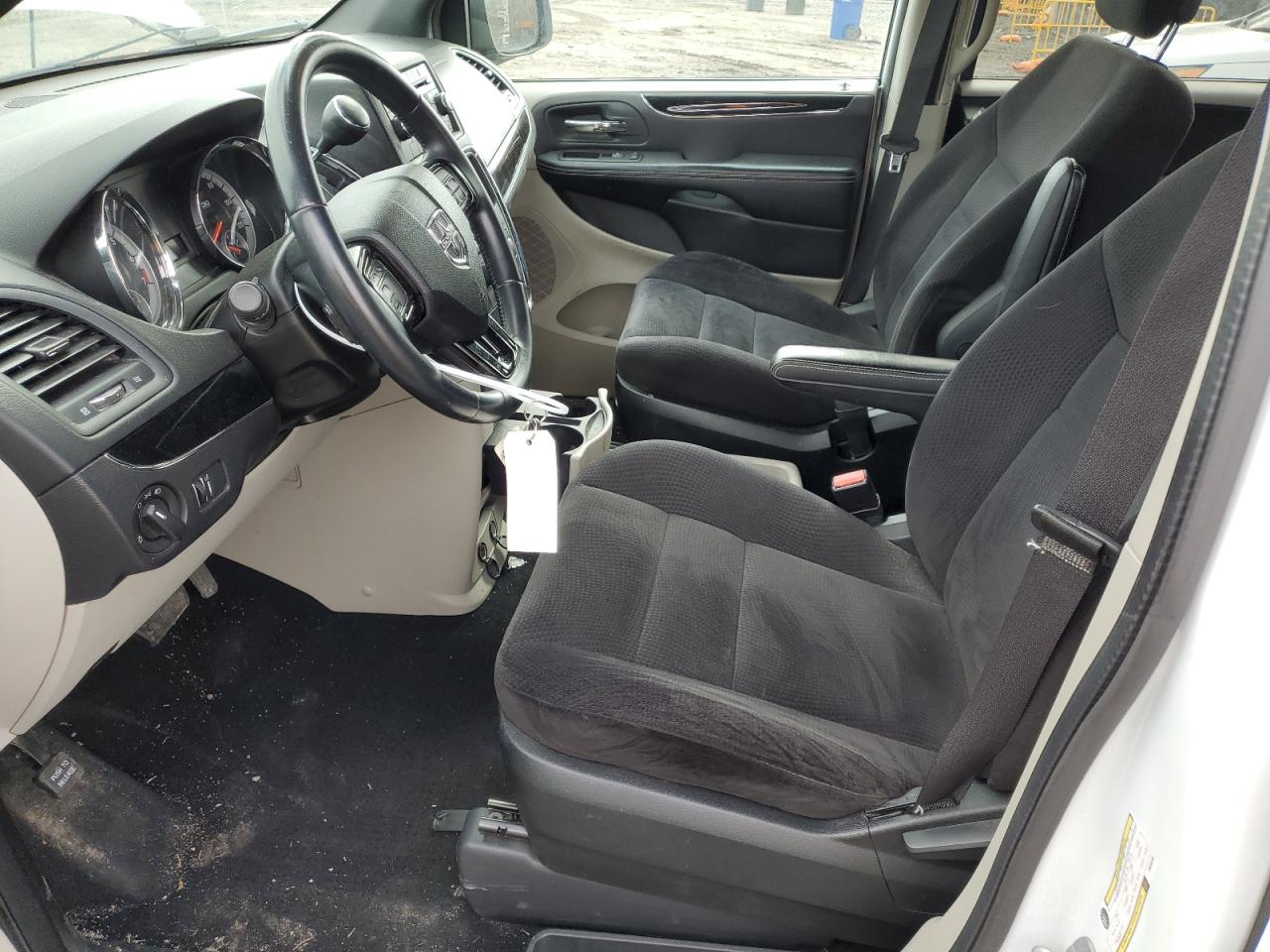 2014 Dodge Caravan - Image 7