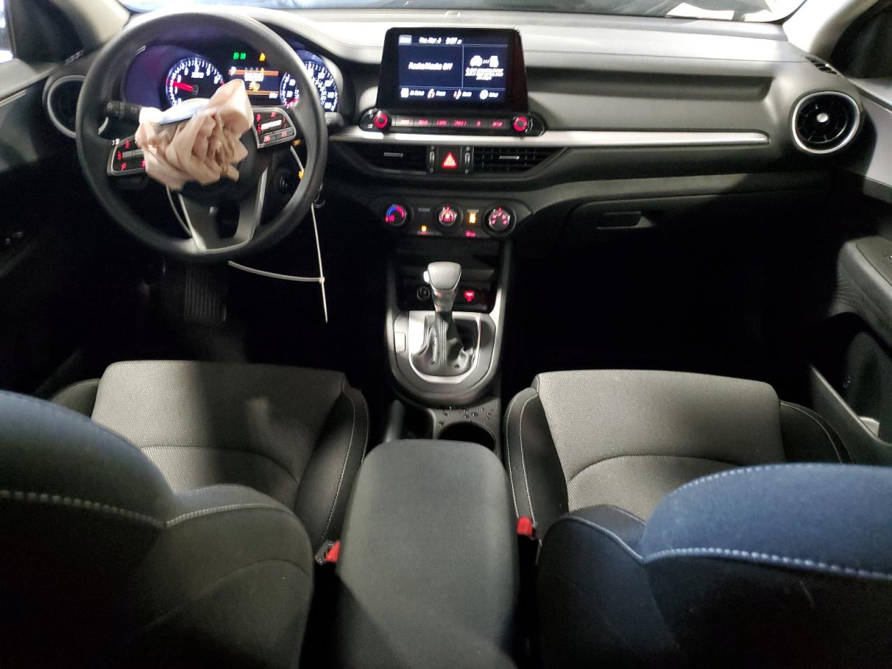 2024 Kia Forte - Image 8