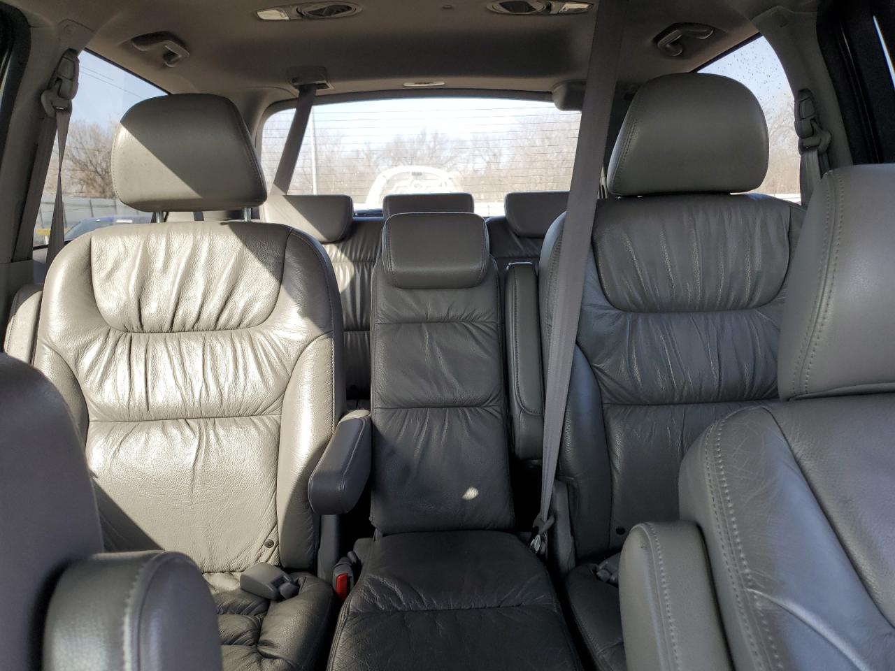 2010 Honda Odyssey - Image 10