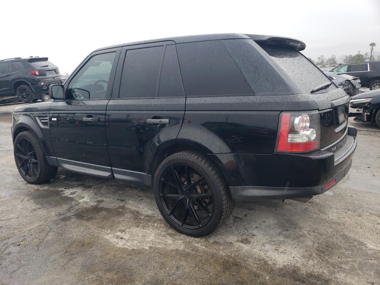 2010 Land Rover Range Rover - Image 2