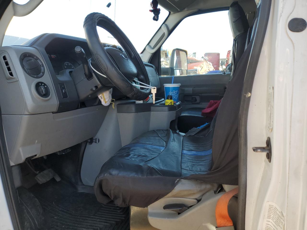 2015 Ford Econoline - Image 7