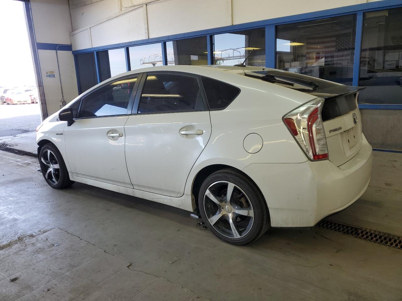2013 Toyota Prius - Image 2