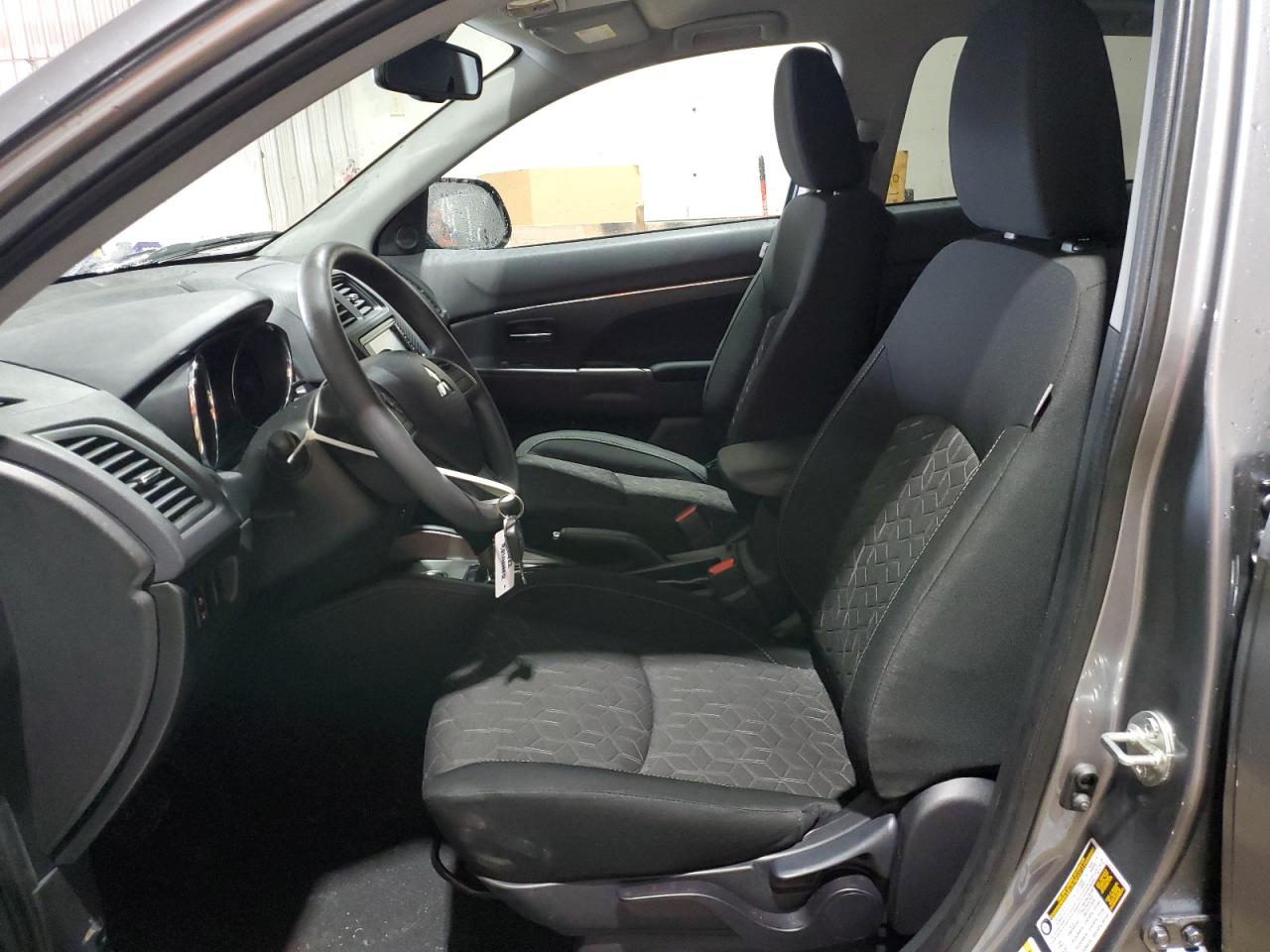 2024 Mitsubishi Outlander - Image 7