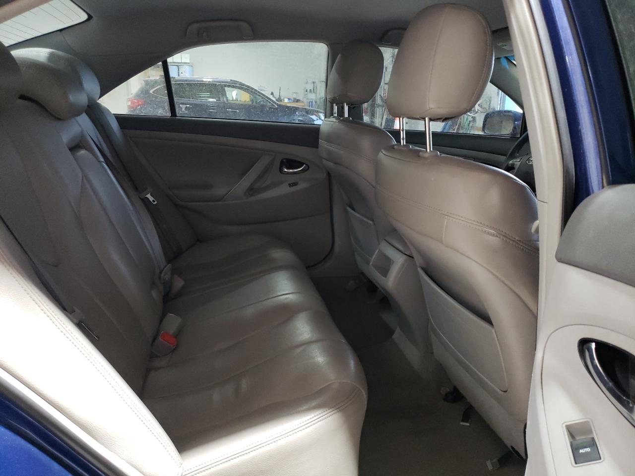 2010 Toyota Camry - Image 10