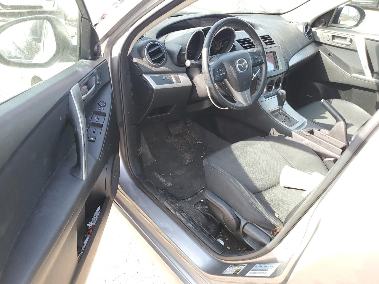 2011 Mazda 3 - Image 8