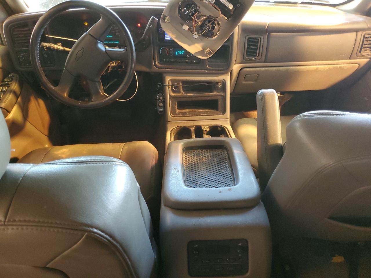 2003 Chevrolet Tahoe - Image 8