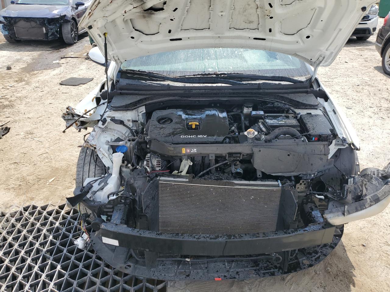 2018 Hyundai Elantra - Image 11