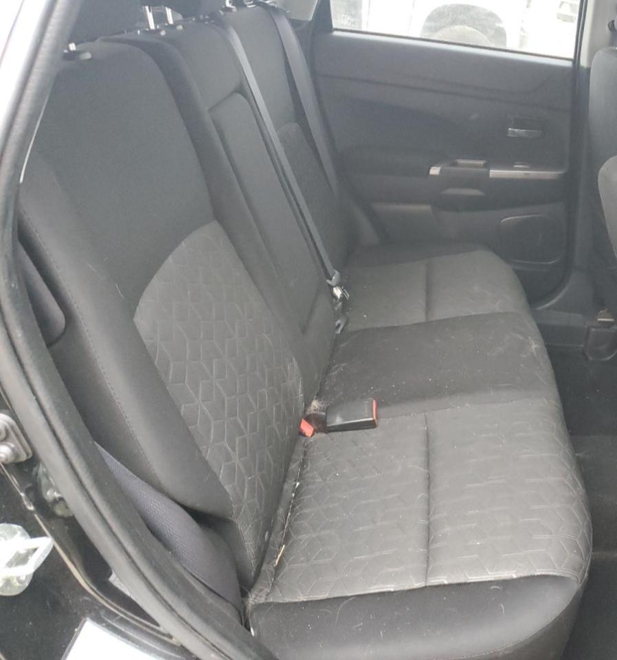 2021 Mitsubishi Outlander - Image 10