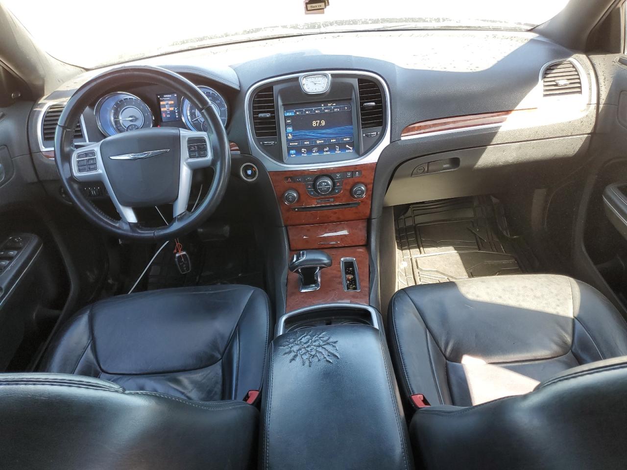 2014 Chrysler 300 - Image 8