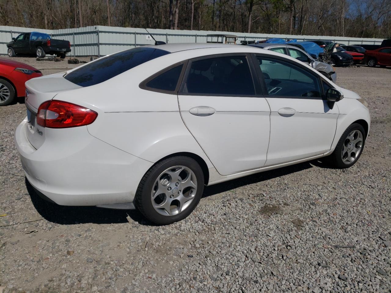2011 Ford Fiesta - Image 3