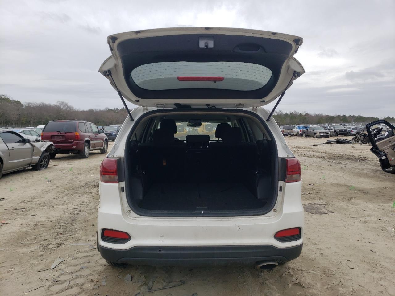 2020 Kia Sorento - Image 6