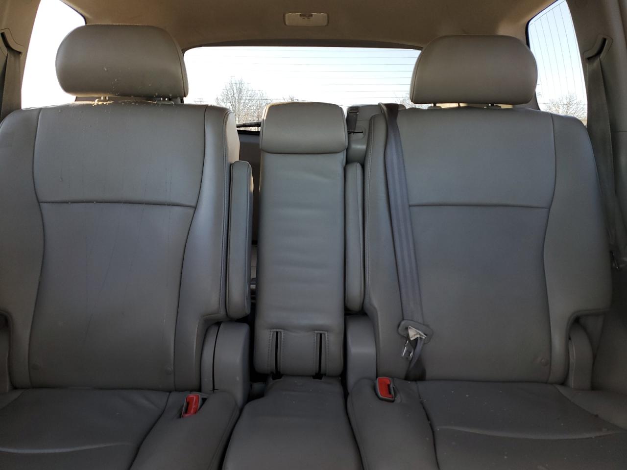 2013 Toyota Highlander - Image 10