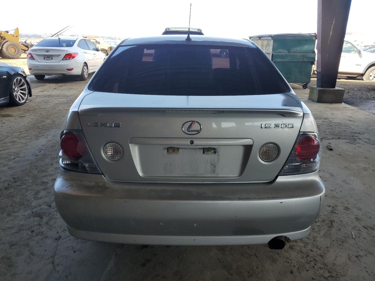2005 Lexus IS - Image 6
