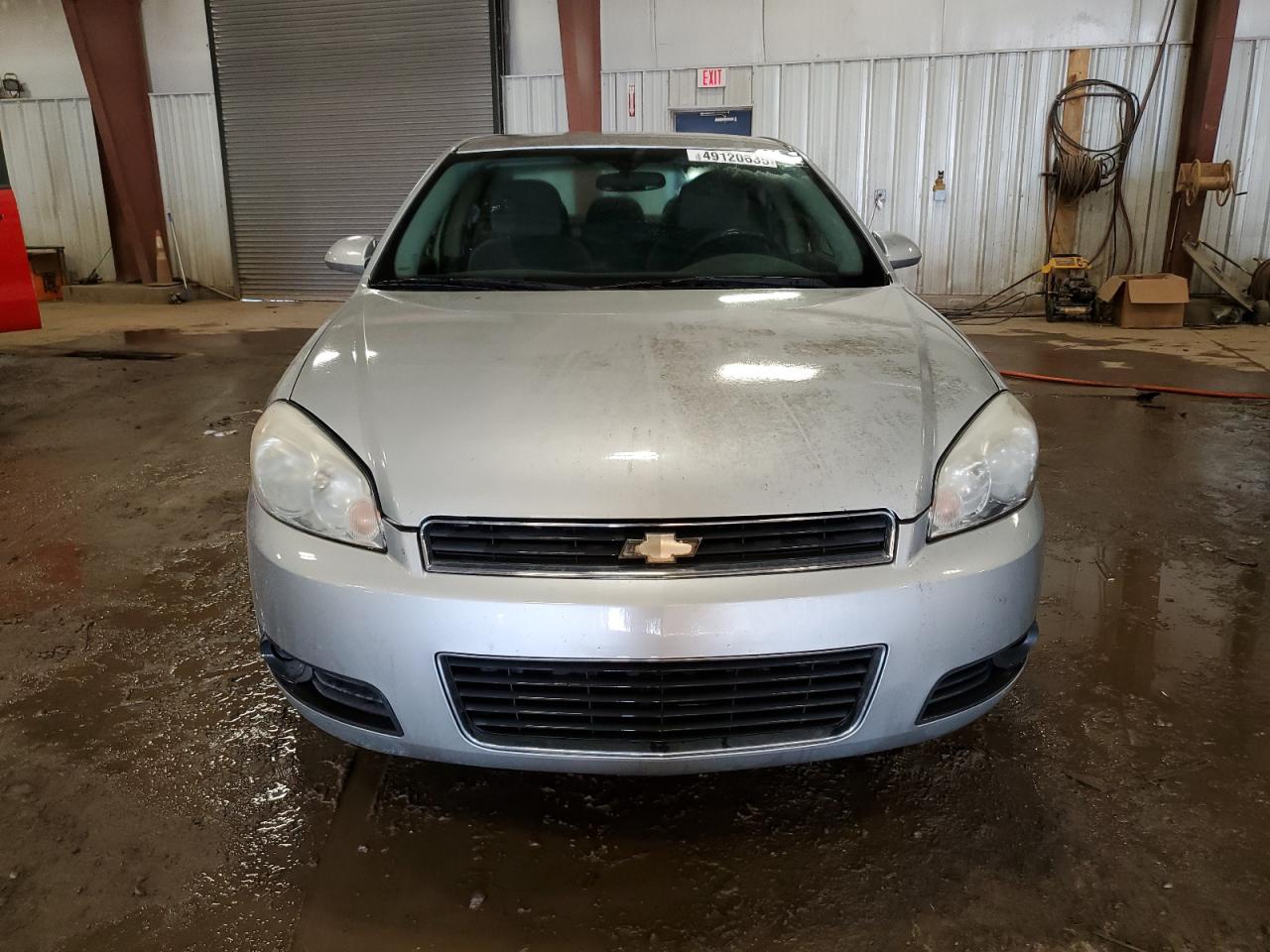 2011 Chevrolet Impala - Image 5