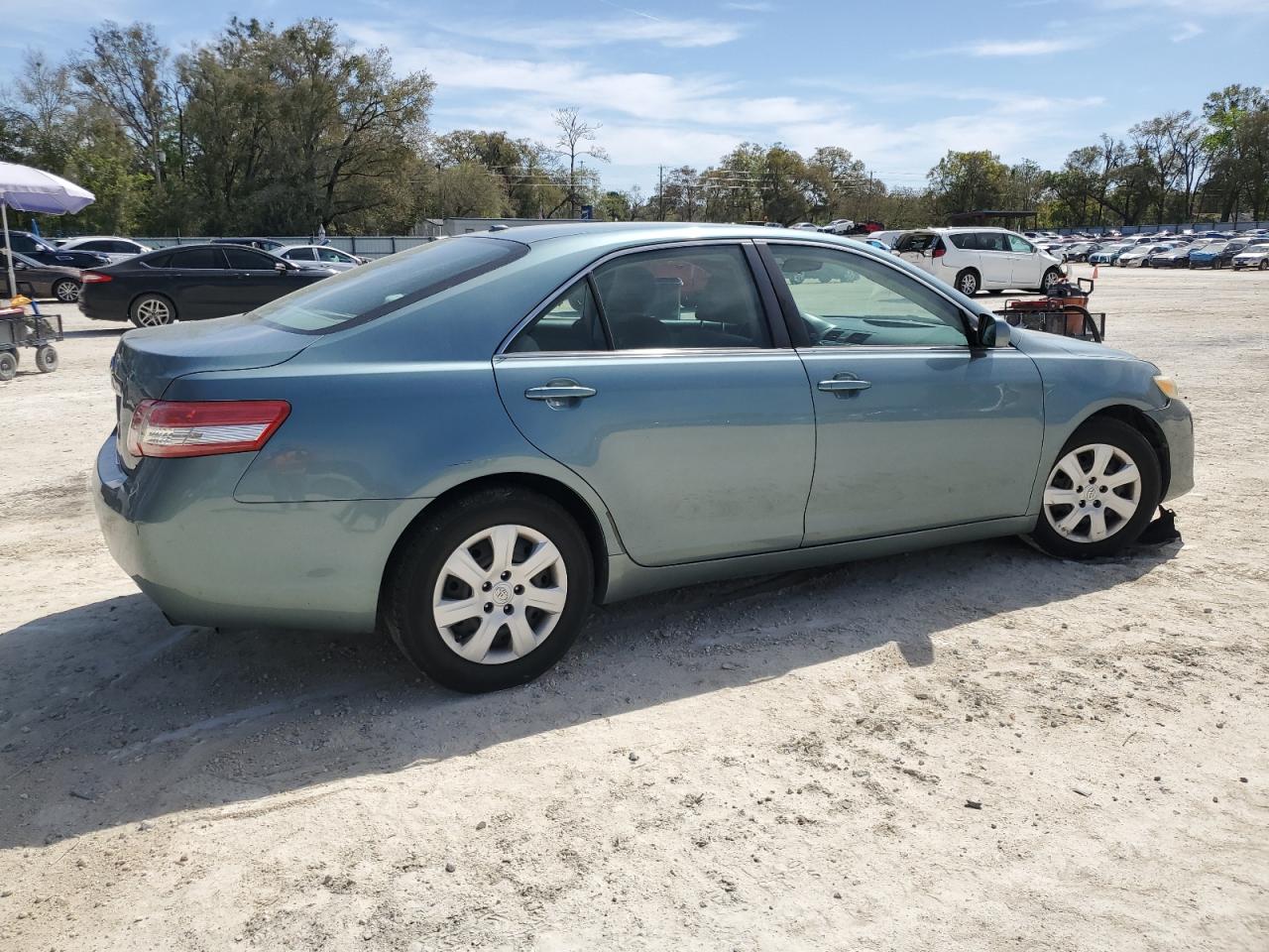 2010 Toyota Camry - Image 3