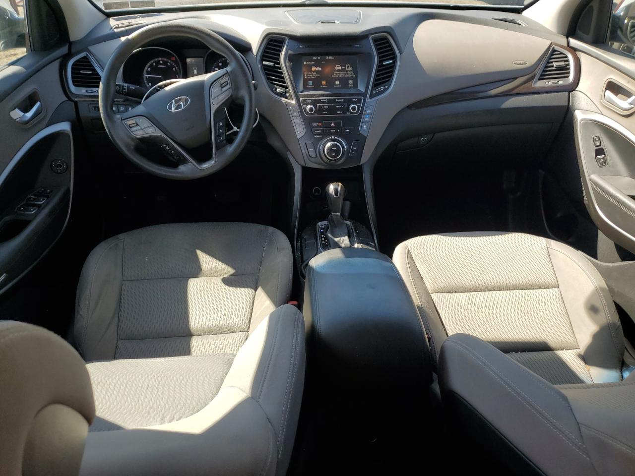 2018 Hyundai Santa Fe - Image 8