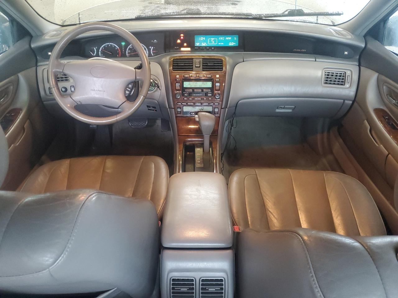 2000 Toyota Avalon - Image 8