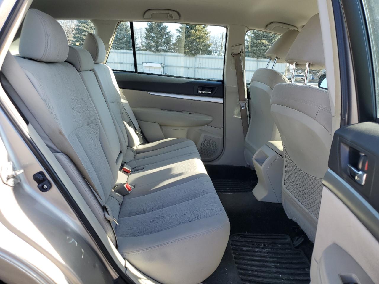 2014 Subaru Outback - Image 11