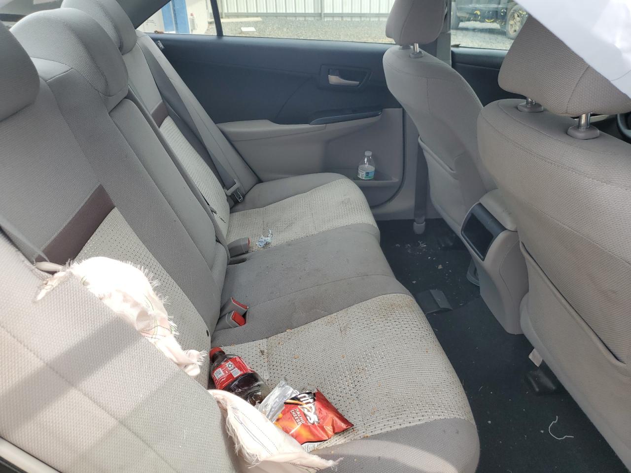 2013 Toyota Camry - Image 10