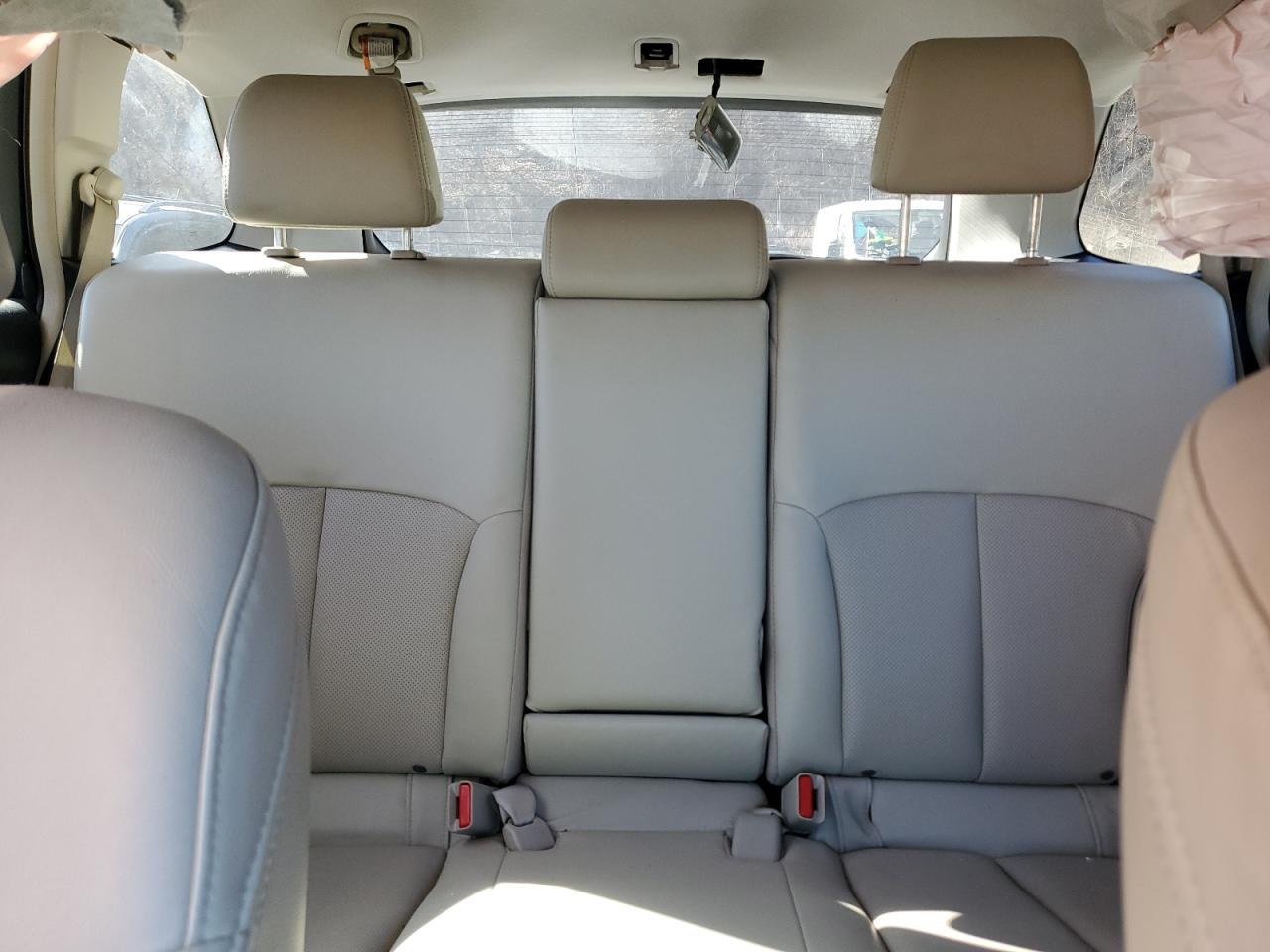 2014 Subaru Outback - Image 10