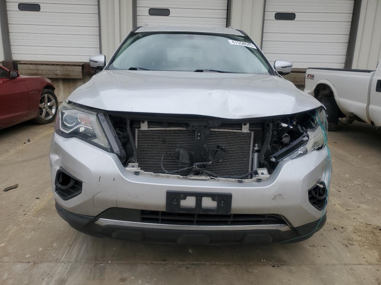 2017 Nissan Pathfinder - Image 5