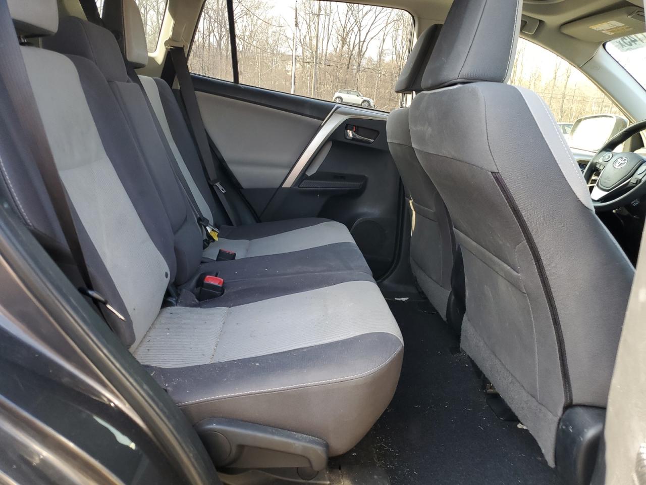 2015 Toyota RAV 4 - Image 12