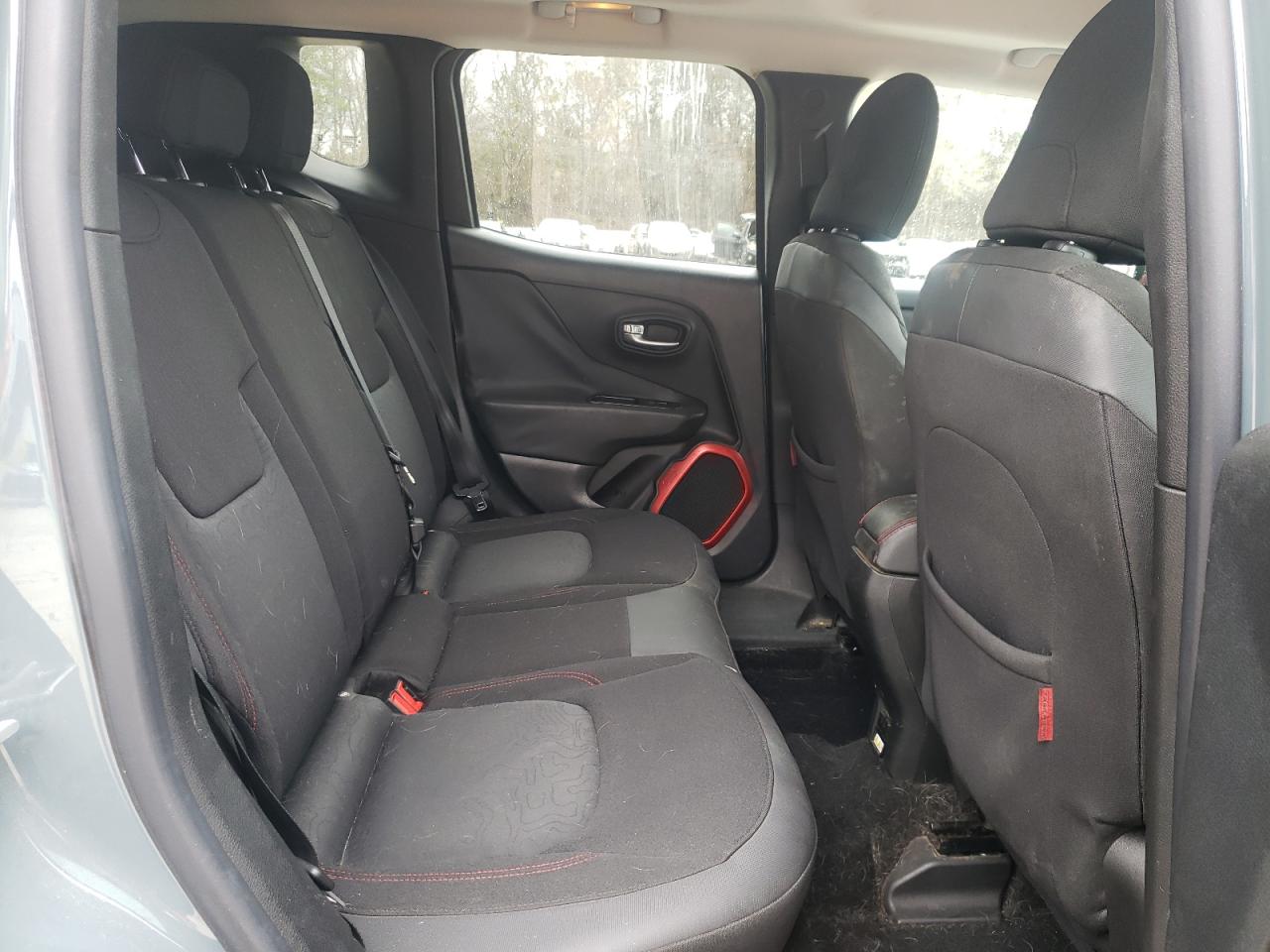 2015 Jeep Renegade - Image 11