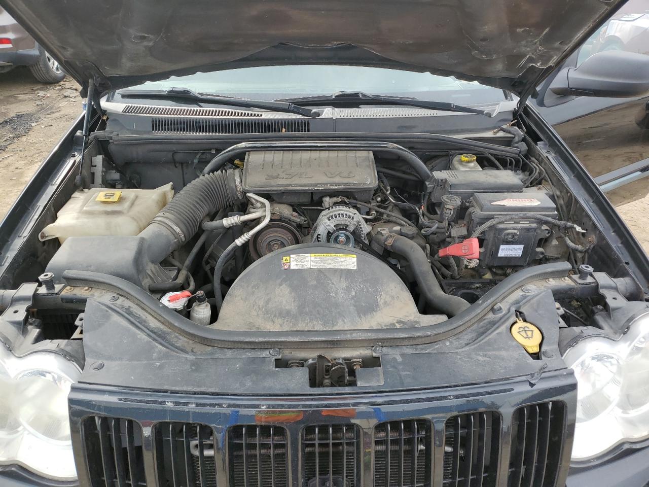 2008 Jeep Grand Cherokee - Image 11