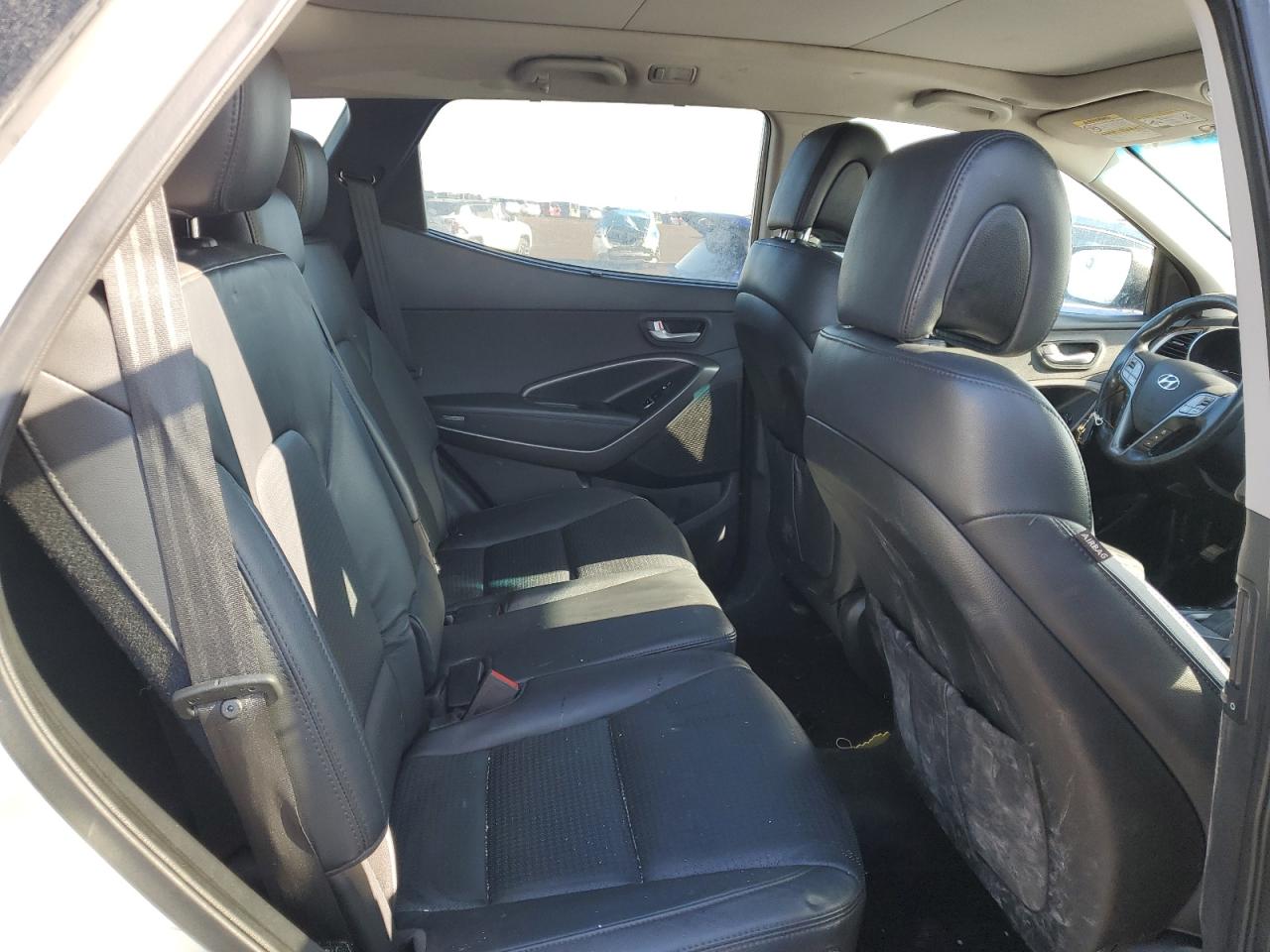 2013 Hyundai Santa Fe - Image 11