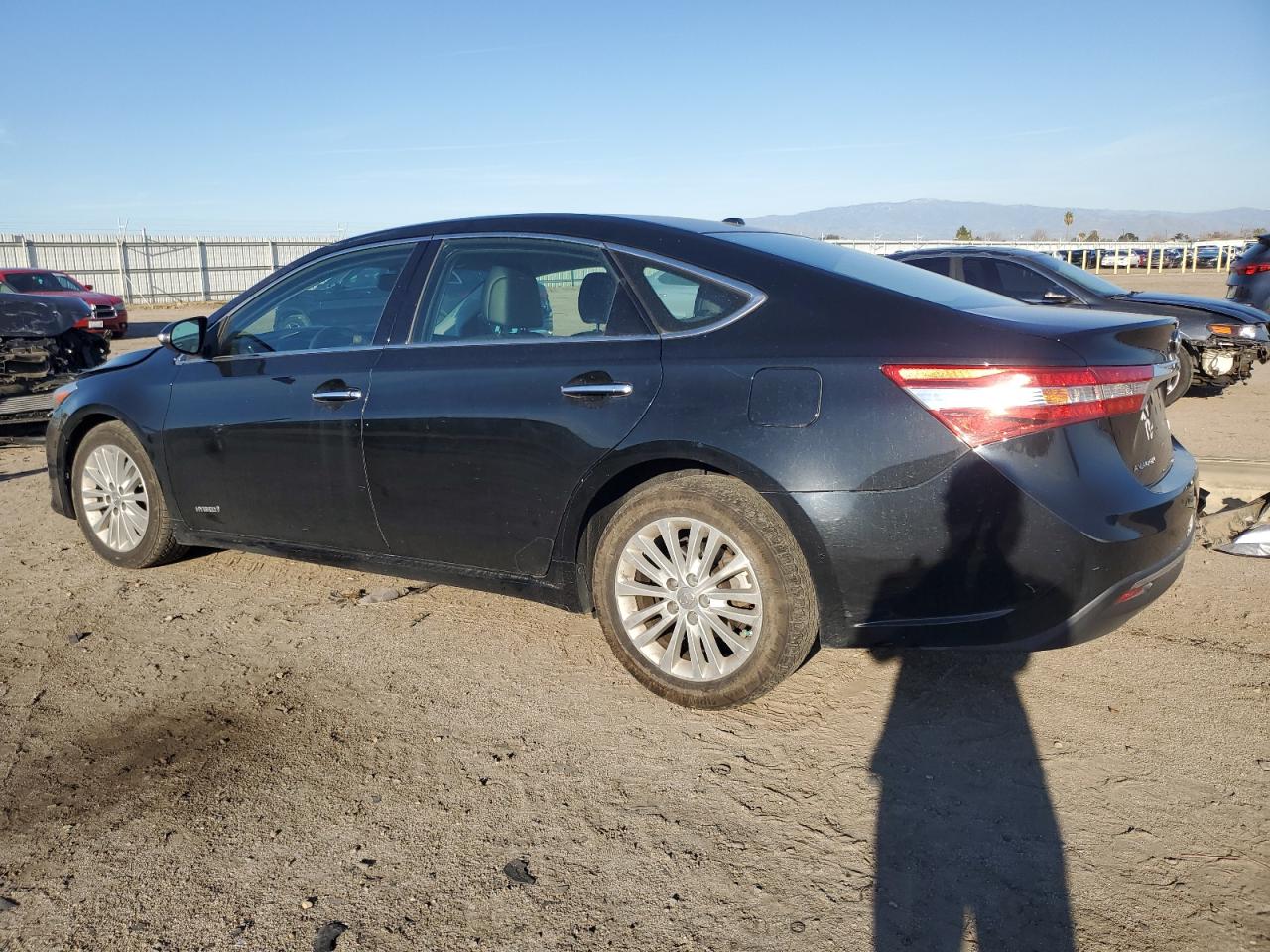 2013 Toyota Avalon - Image 2