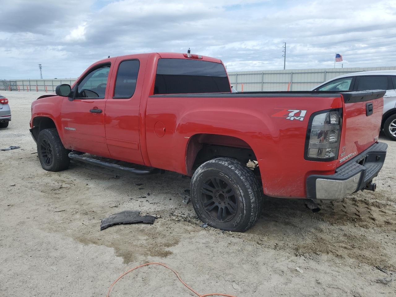 2010 GMC Sierra - Image 2