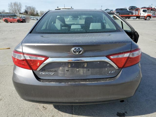  TOYOTA CAMRY 2017 Srebrny