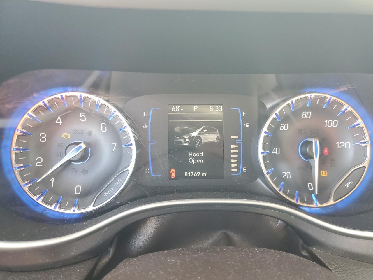 2018 Chrysler Pacifica - Image 9