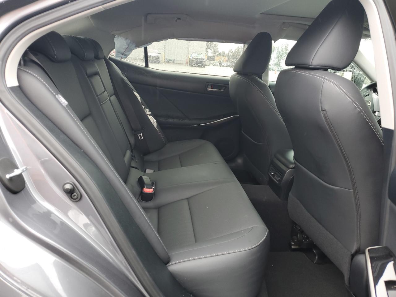 2019 Lexus IS - Image 10
