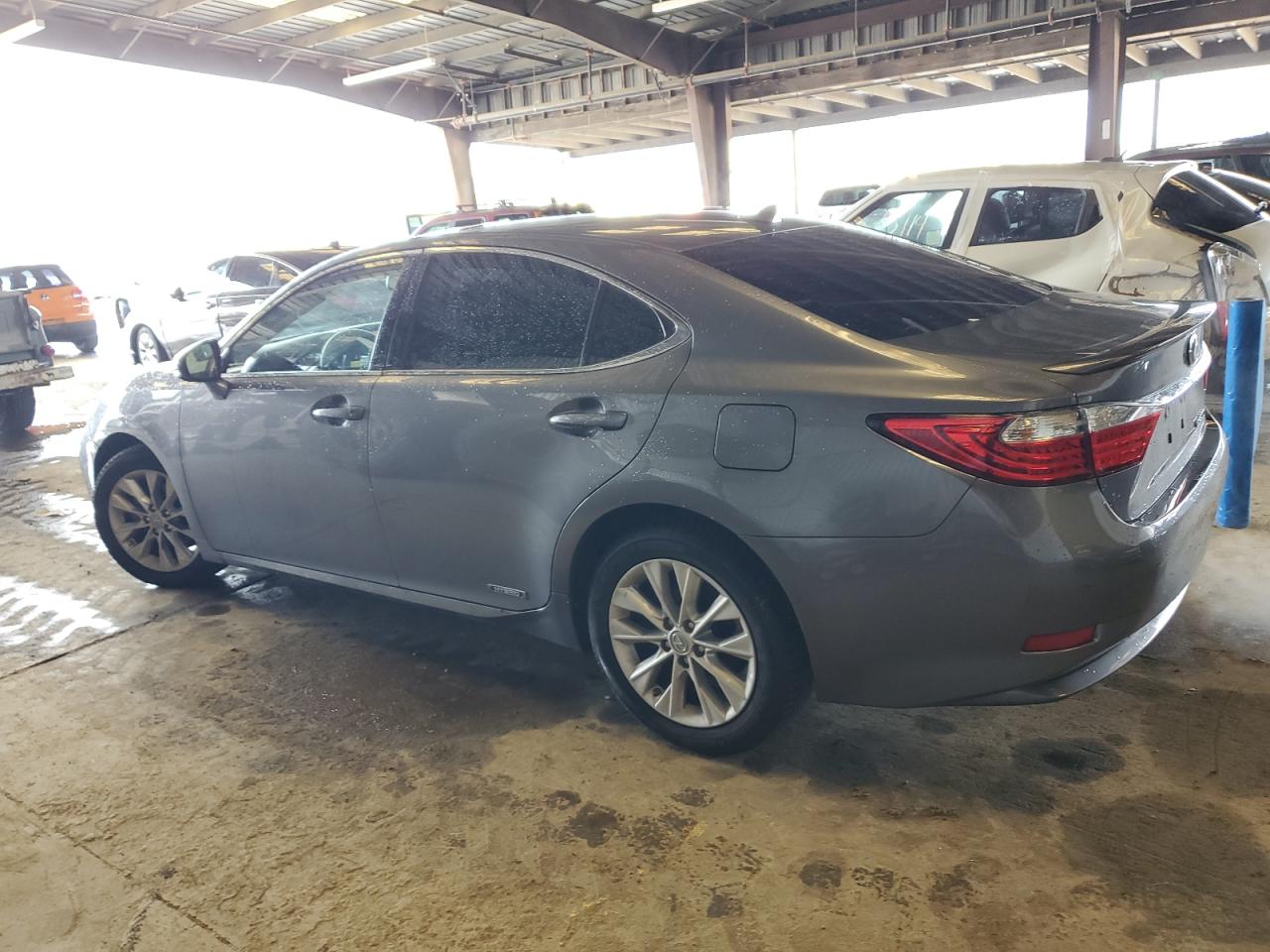 2014 Lexus ES - Image 2