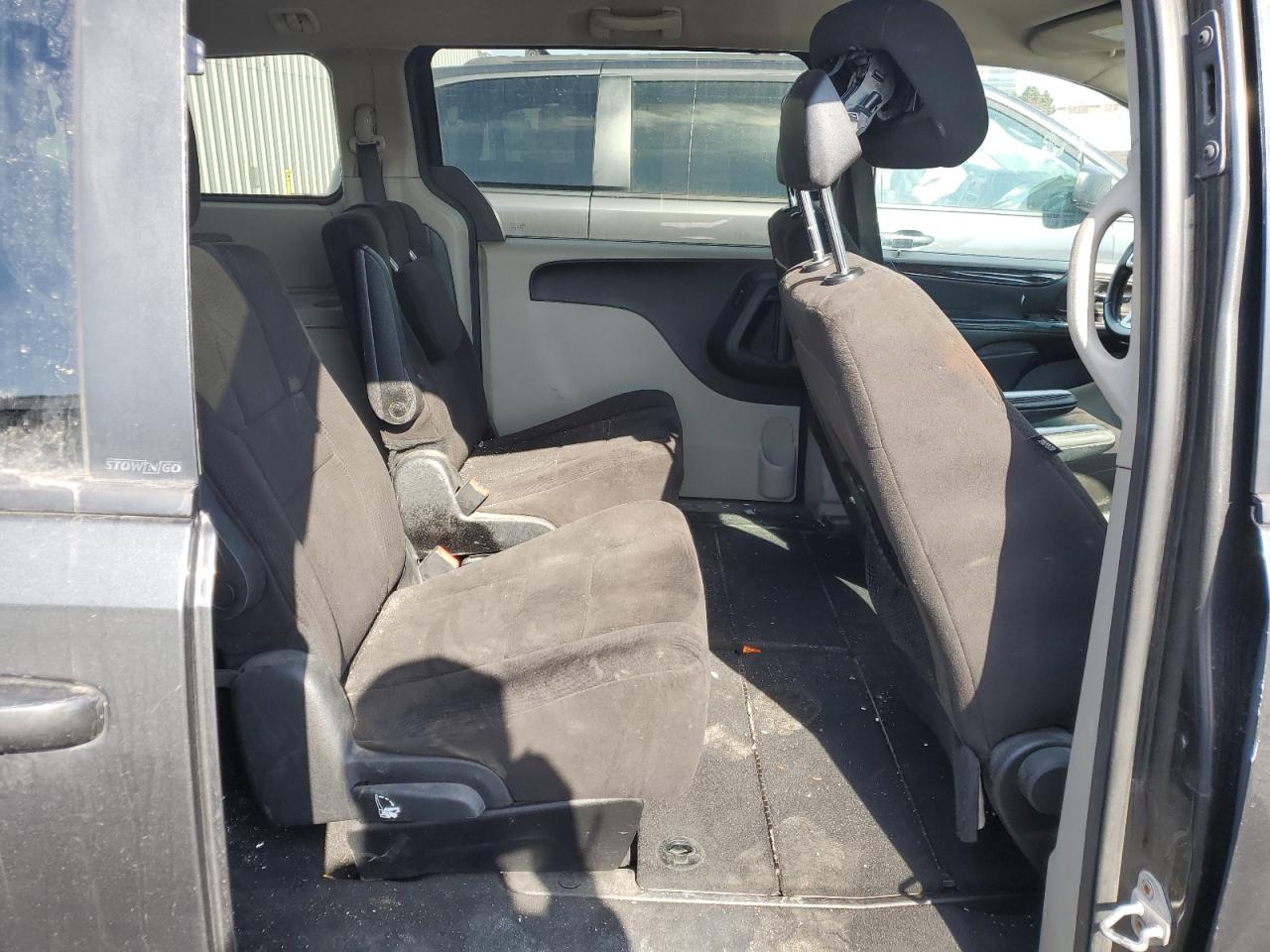 2012 Dodge Caravan - Image 11