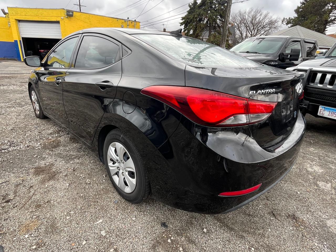 2016 Hyundai Elantra - Image 3