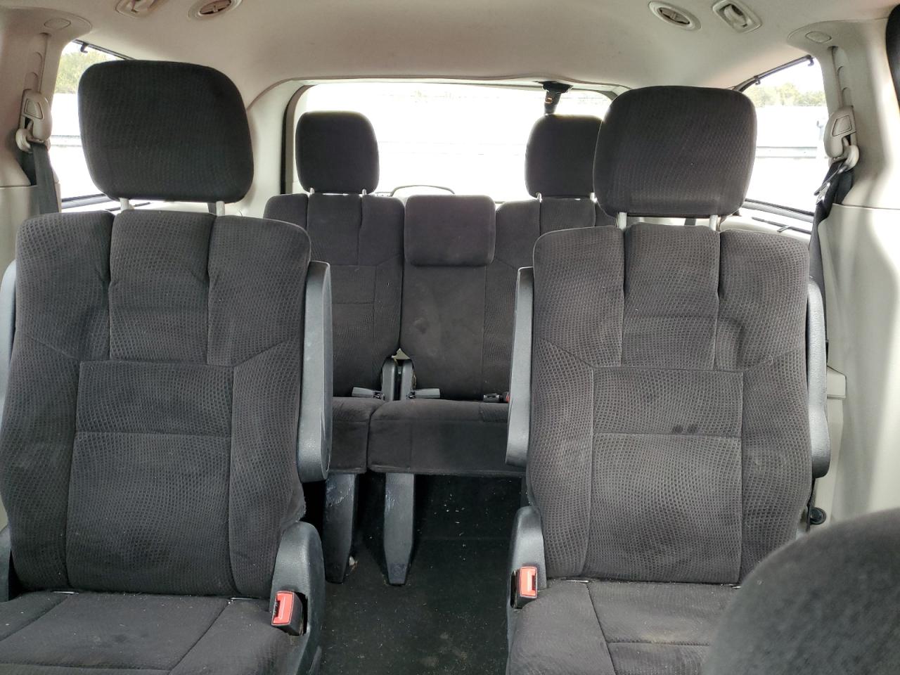 2013 Dodge Caravan - Image 10