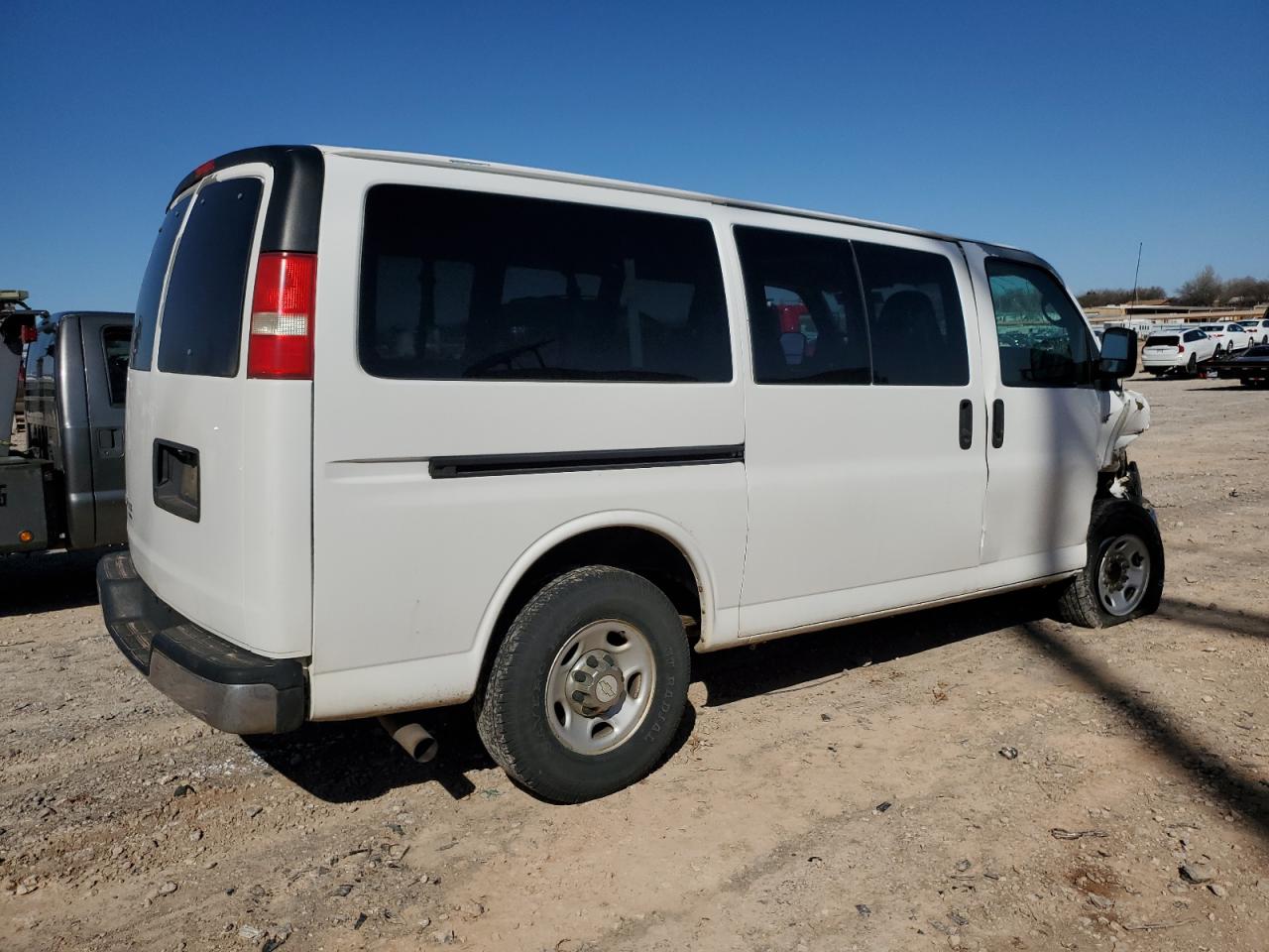 2009 Chevrolet Express - Image 3