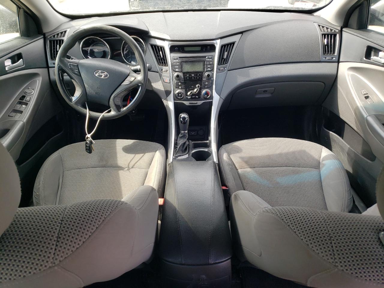 2012 Hyundai Sonata - Image 8
