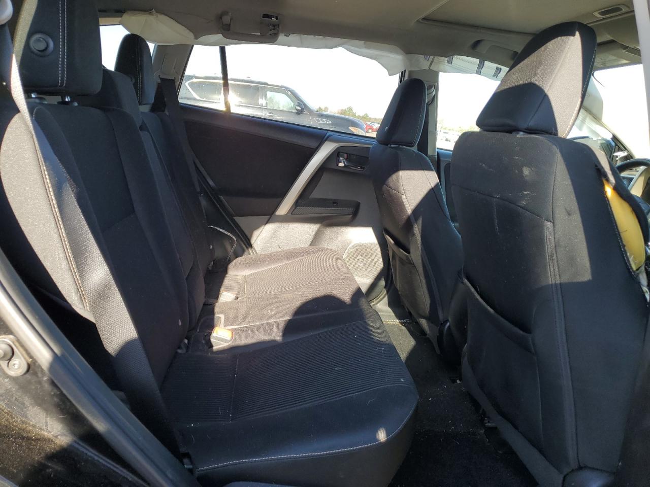 2015 Toyota RAV 4 - Image 12