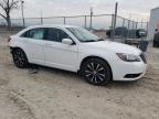2013 Chrysler 200 Touring na sprzedaż w Cicero, IN - Side