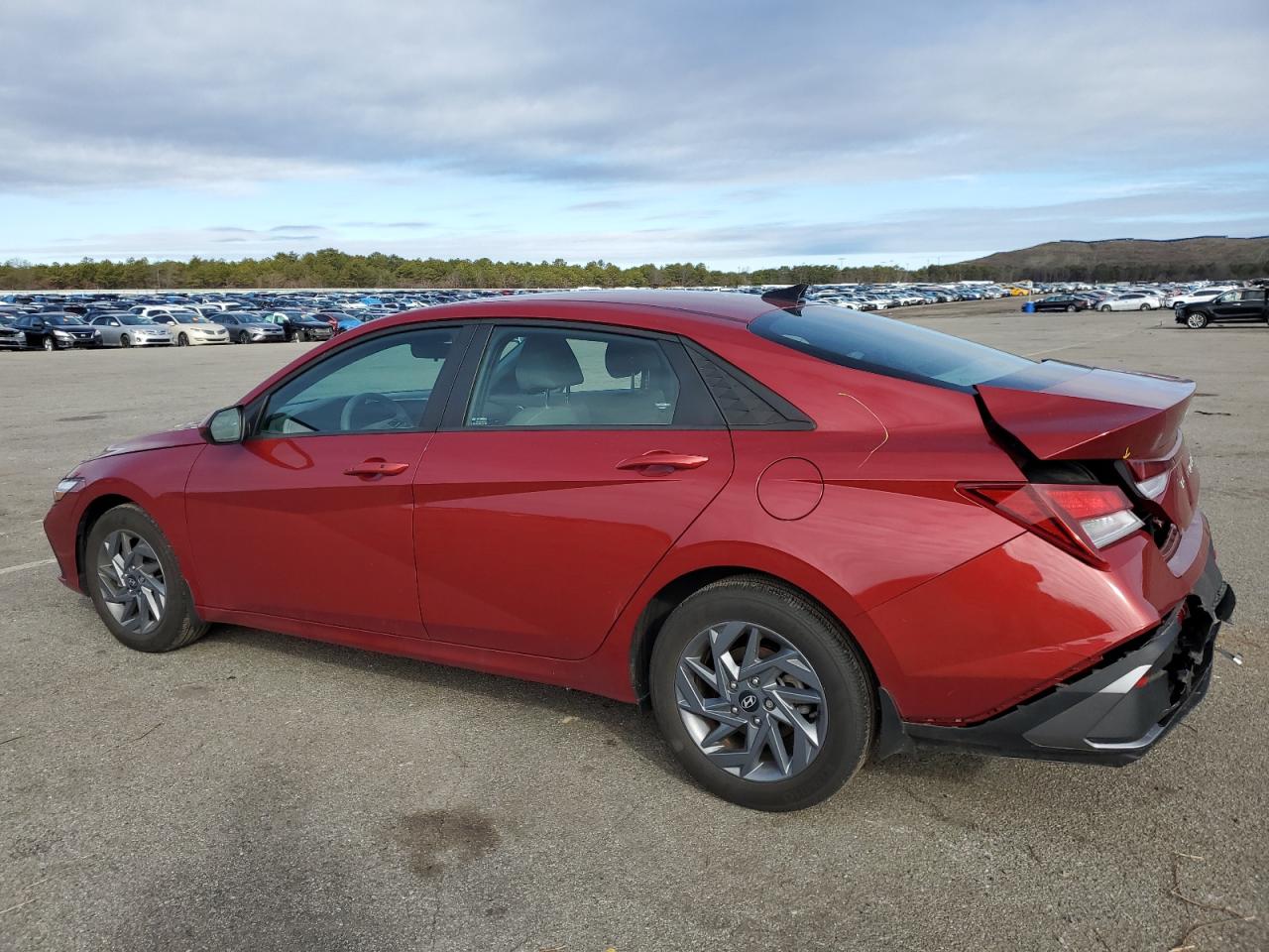2024 Hyundai Elantra - Image 2