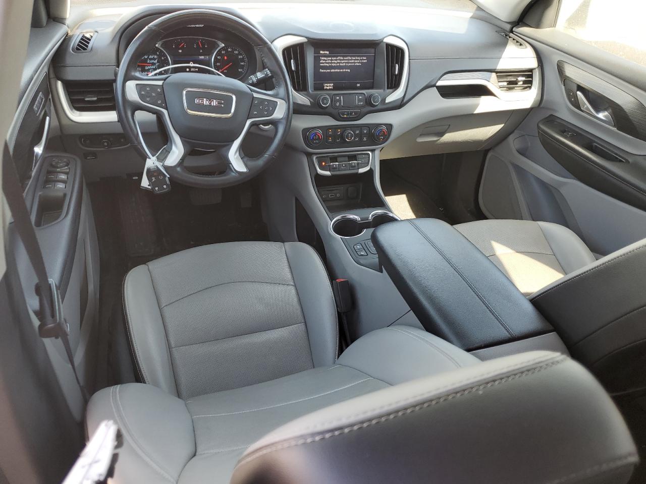 2022 GMC Terrain - Image 8