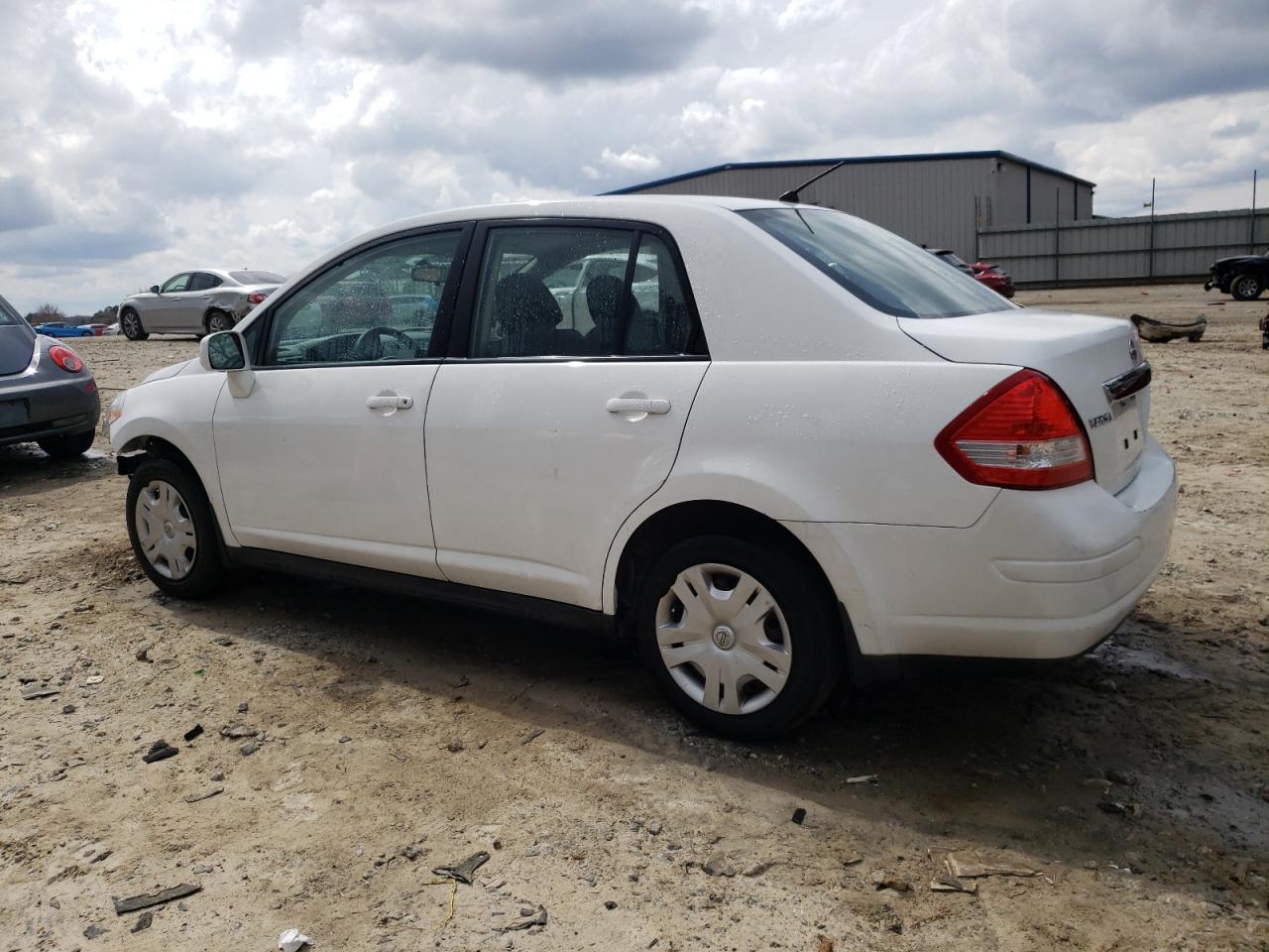 2010 Nissan Versa - Image 2