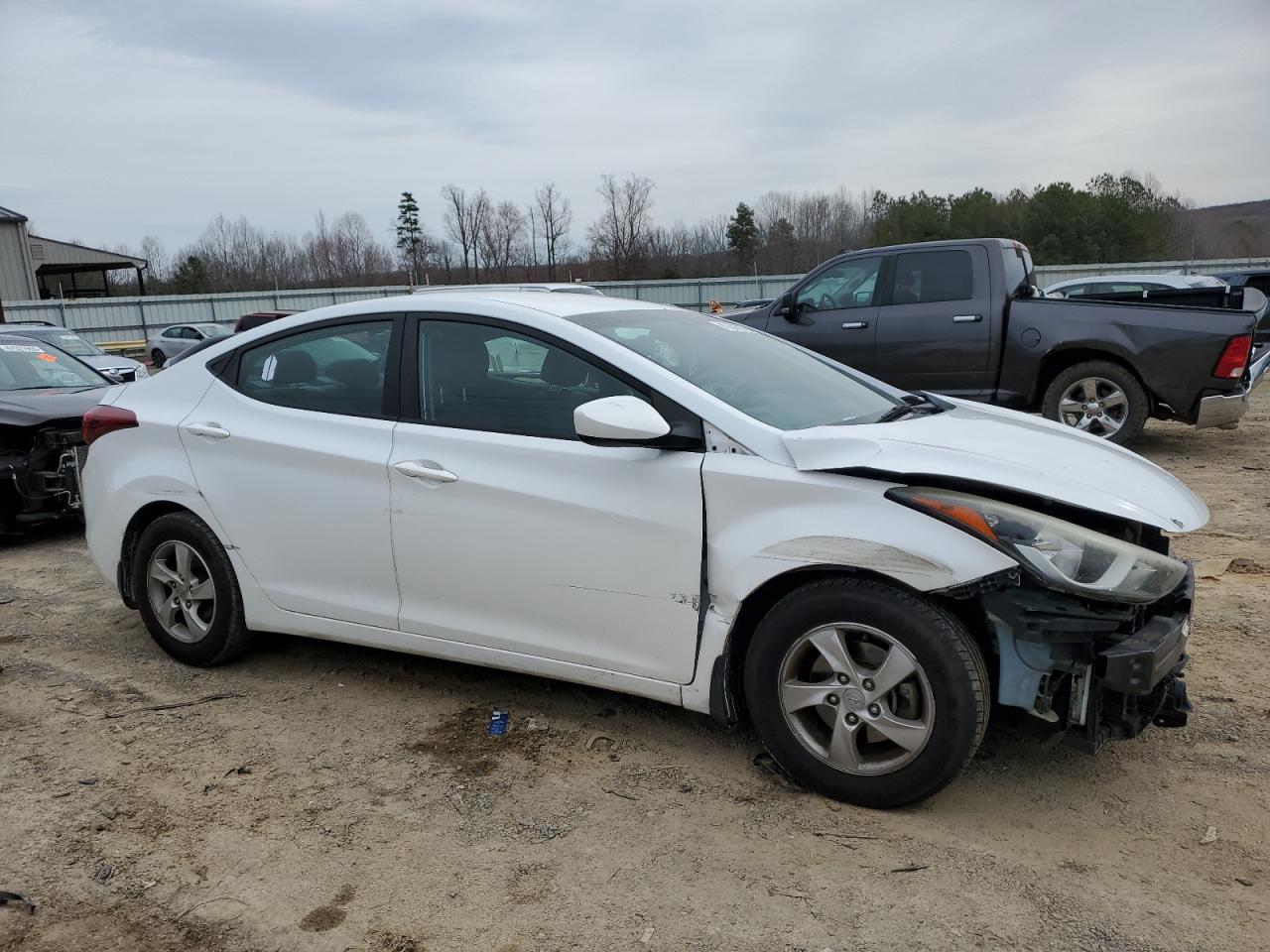2015 Hyundai Elantra - Image 4