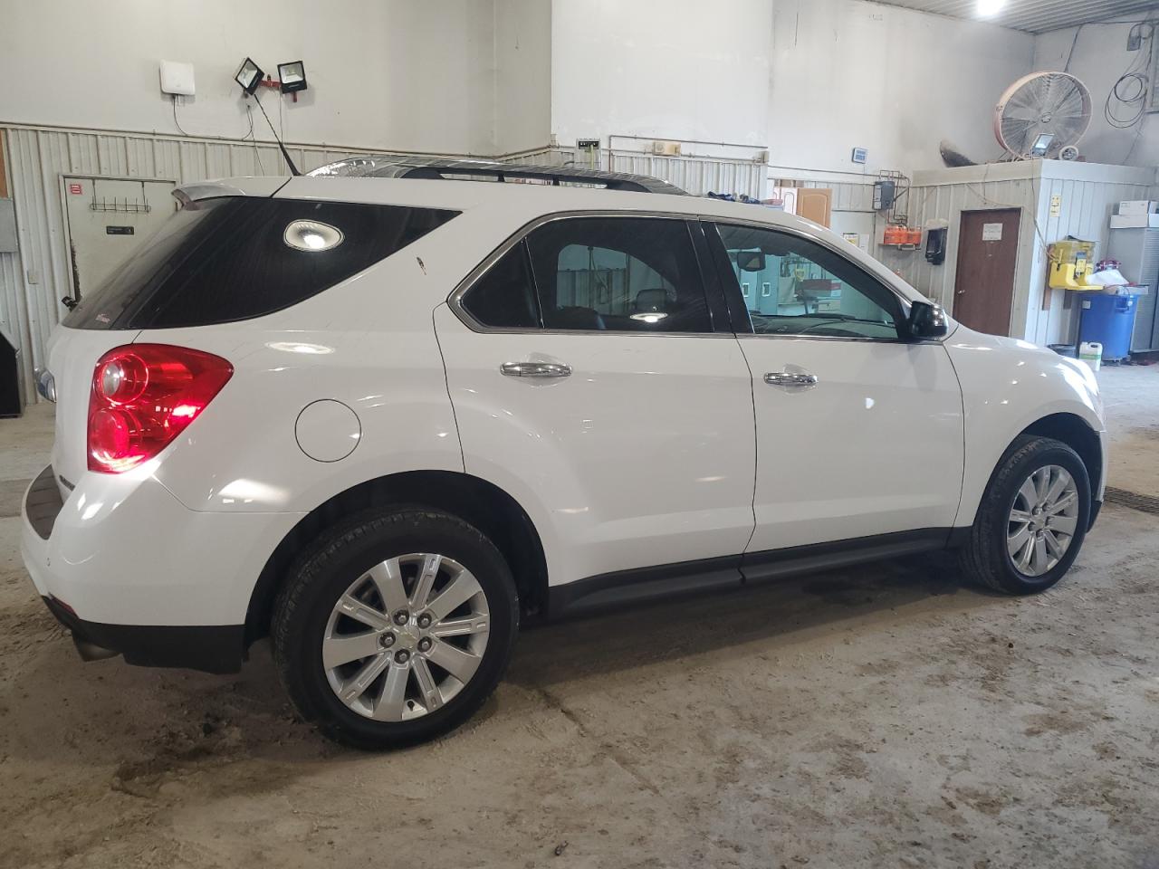 2010 Chevrolet Equinox - Image 3