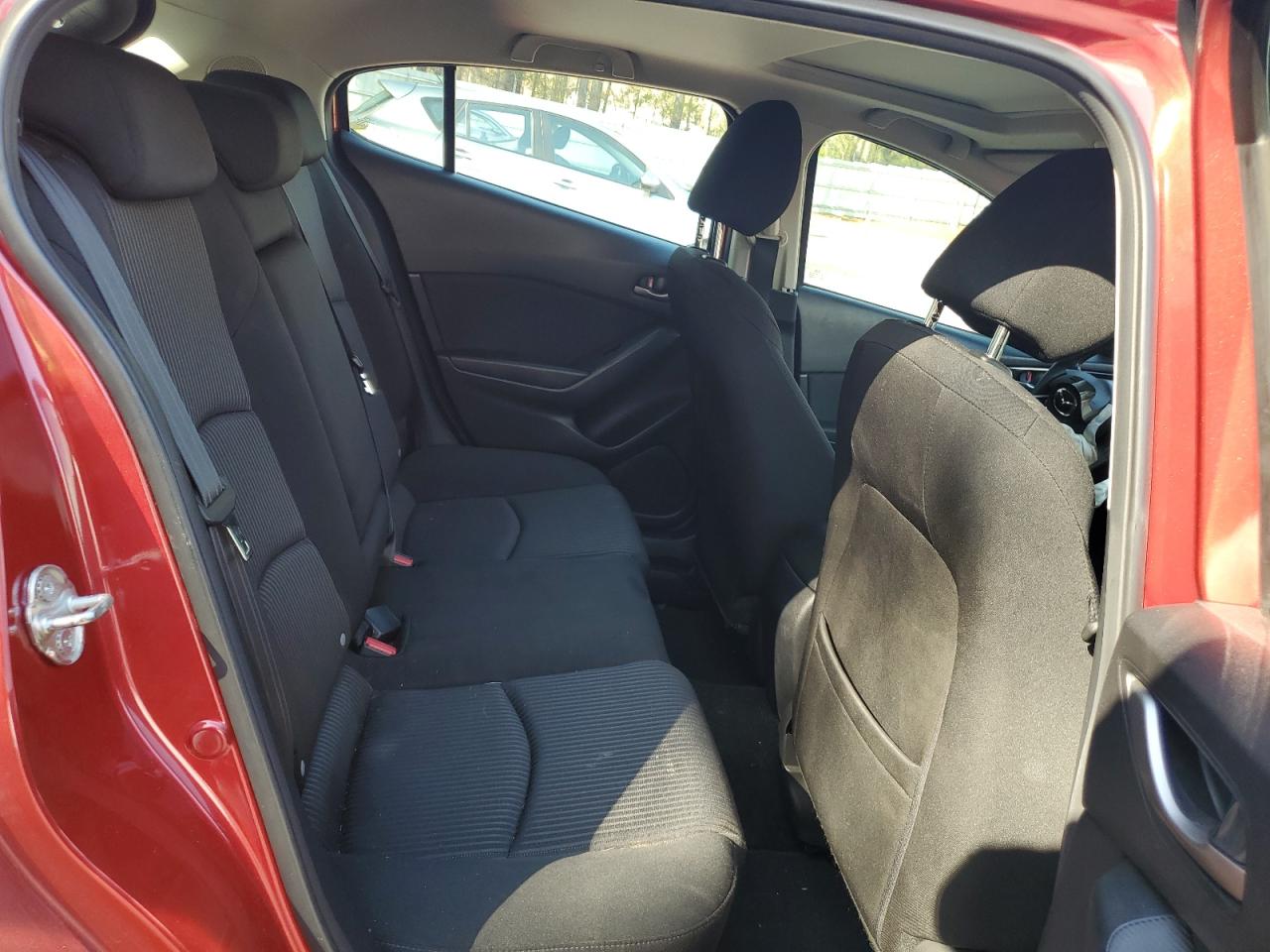 2016 Mazda 3 - Image 10